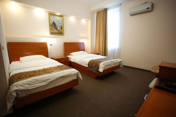 Room 7 of 26
