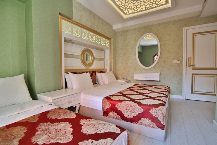 Room 5 of 27