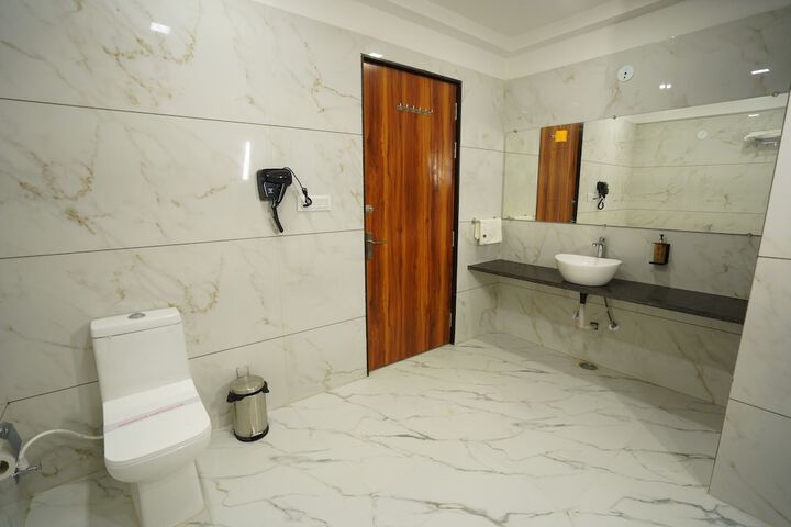 Room 65 of 93