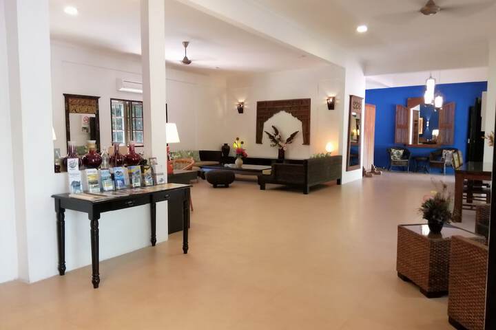 Hotel Interior 4 of 108