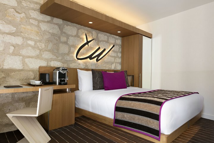 Room 10 of 44