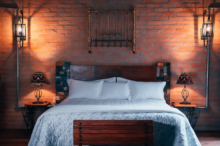 Room 4 of 65