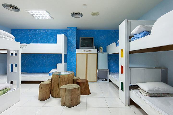 Room 57 of 68