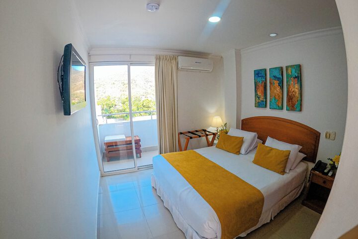 Room 14 of 25