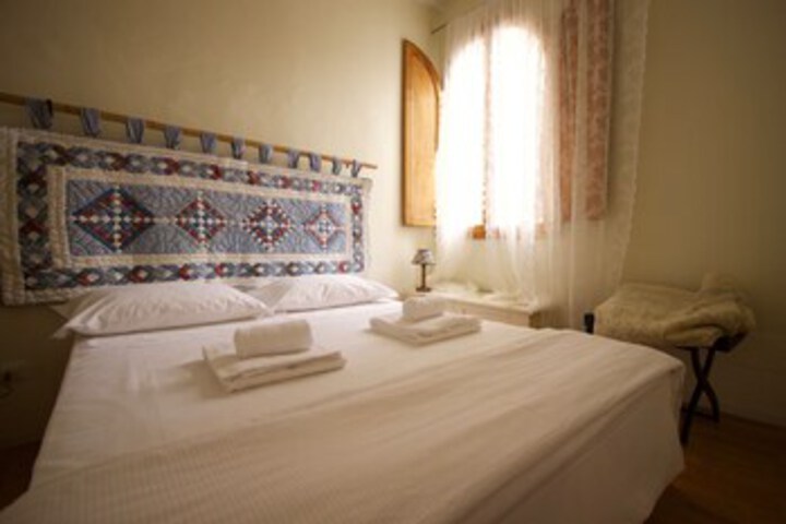 Room 14 of 16
