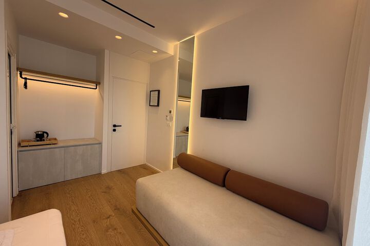 Room 14 of 34