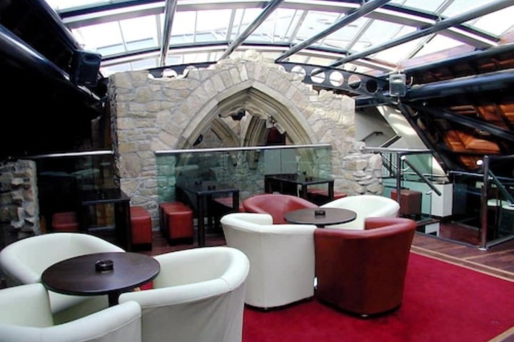 Lounge 49 of 63