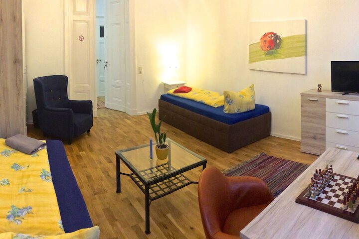Room 17 of 202