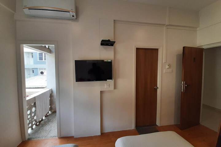 Room 11 of 48