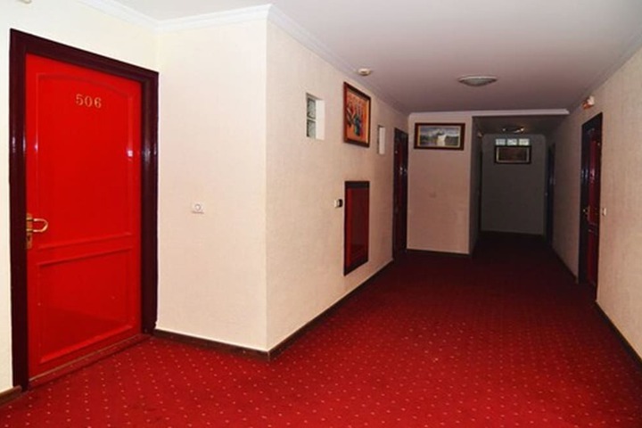 Ballroom/Hall 42 of 48