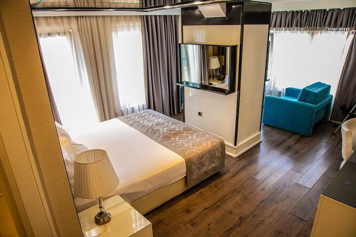 Room 6 of 20