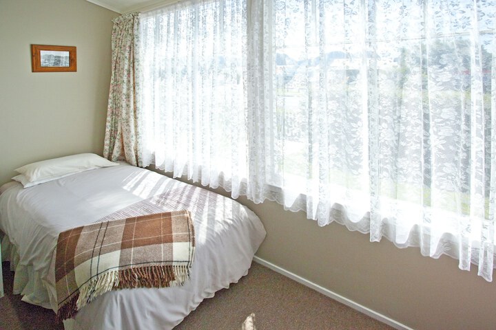 Room 11 of 32