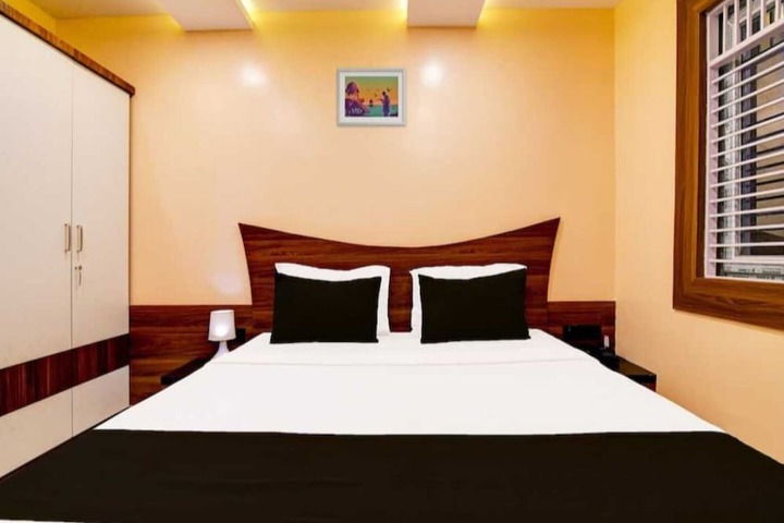 Room 4 of 6