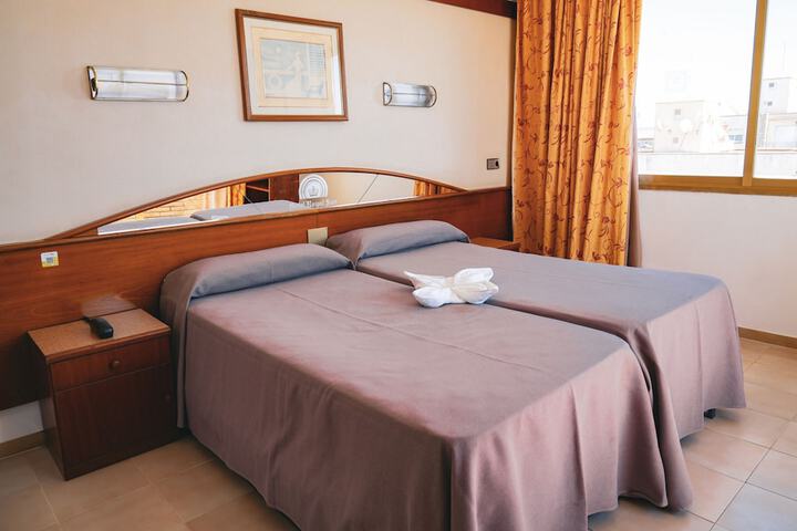 Room 7 of 37
