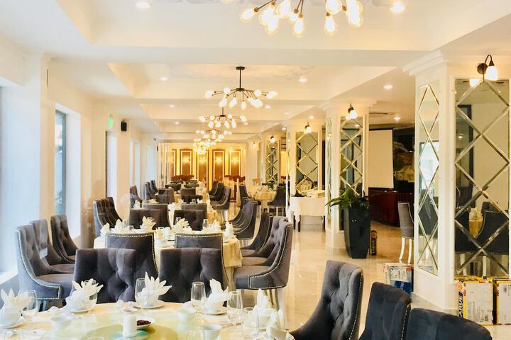 Dining Photos