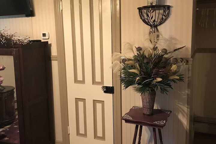 Room 8 of 69