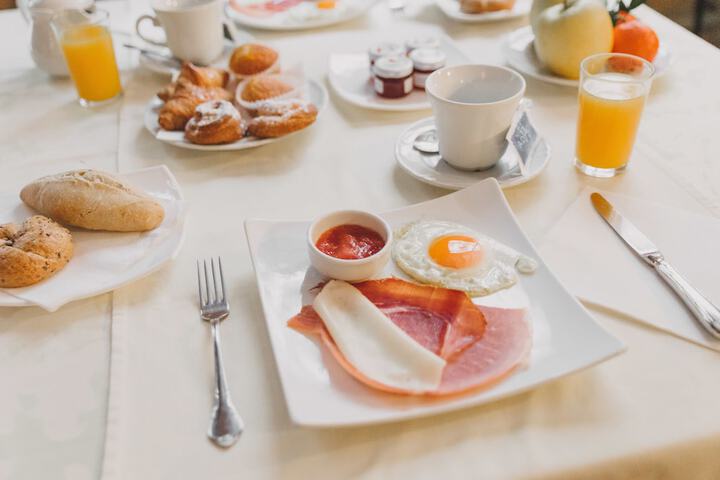 Breakfast area