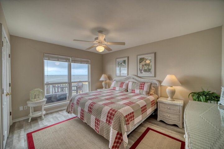 Room 4 of 23