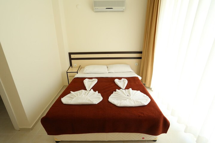 Room 4 of 13