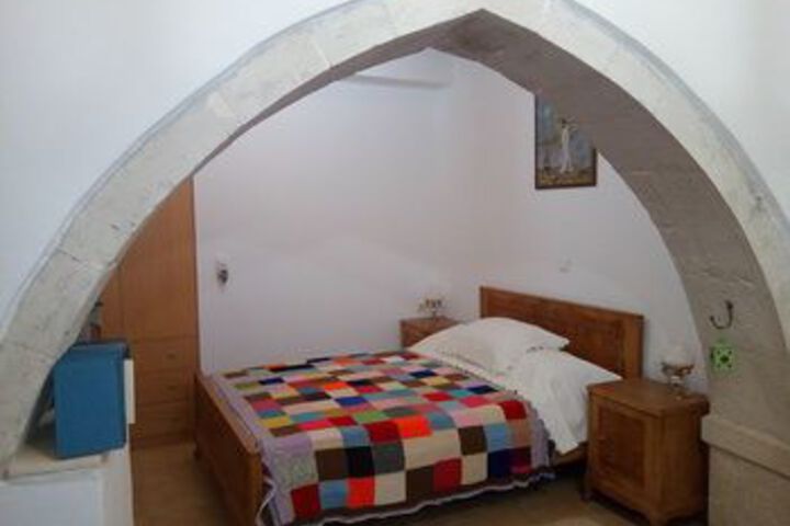 Room 6 of 30