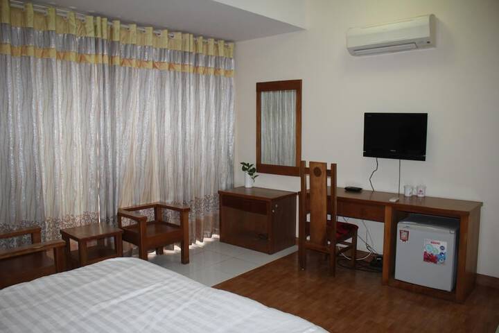 Room 8 of 25