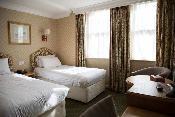 Room 33 of 83