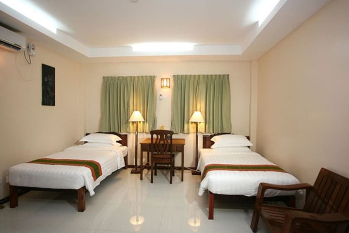 Room 4 of 24