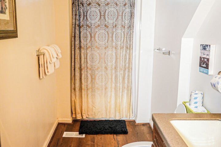 Room 187 of 232