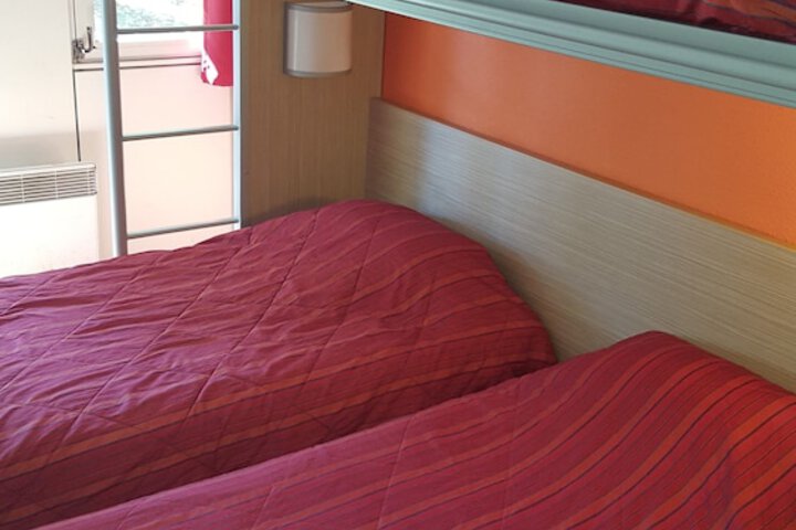 Room 6 of 34