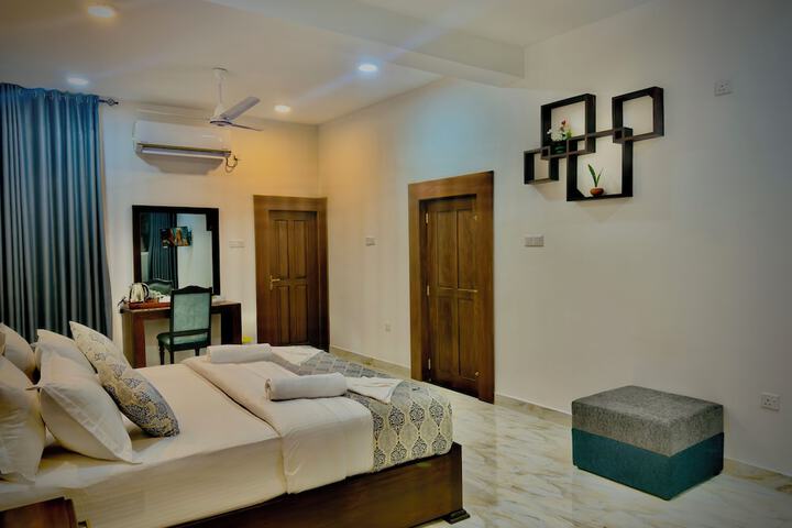 Room 4 of 44