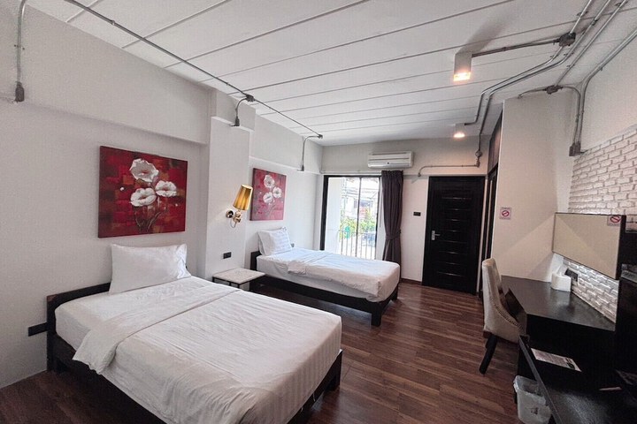 Room 25 of 51