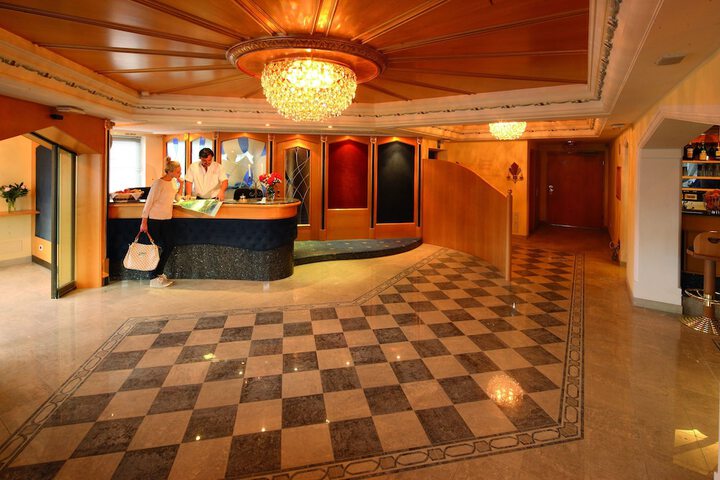 Hotel 2 of 102