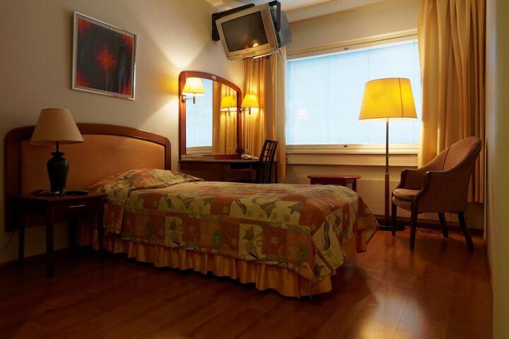 Room 6 of 29