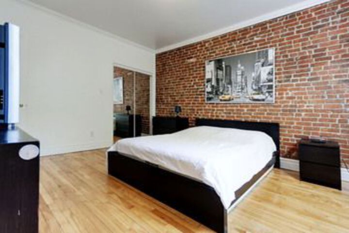 Room 12 of 30