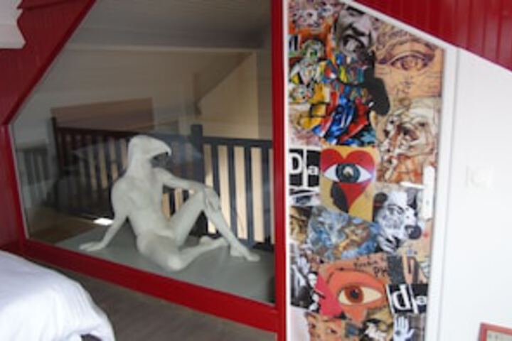 Room 7 of 165