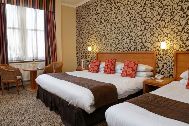 Room 5 of 40