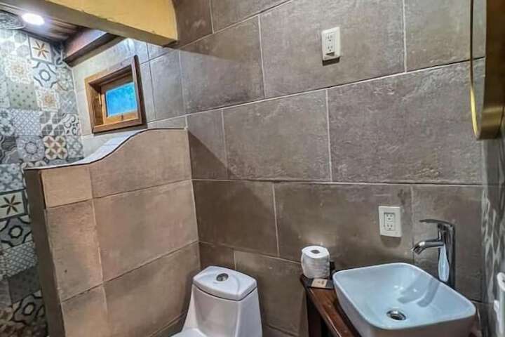 Room 10 of 19