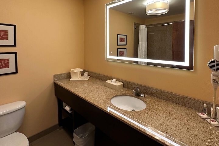 Room 43 of 105