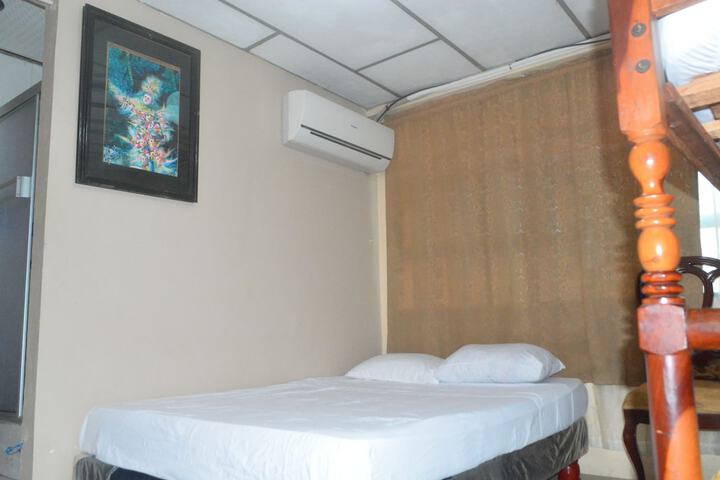 Room 14 of 32