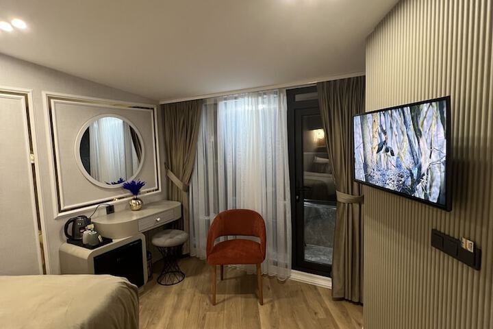 Room 7 of 47