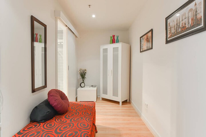 Room 4 of 61