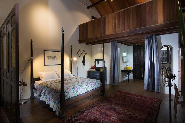 Room 10 of 46