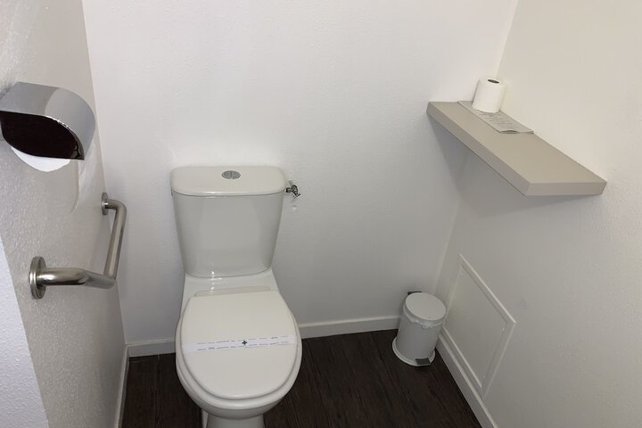 Room 30 of 54