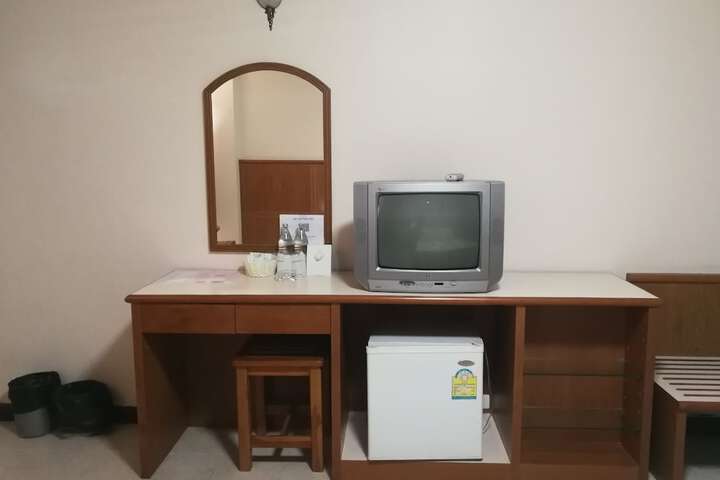 Room 9 of 26