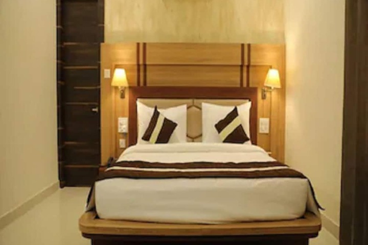 Room 3 of 12
