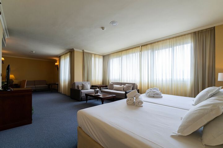 Room 53 of 124