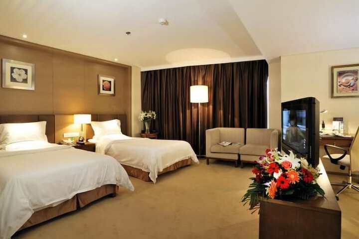 Room 6 of 20