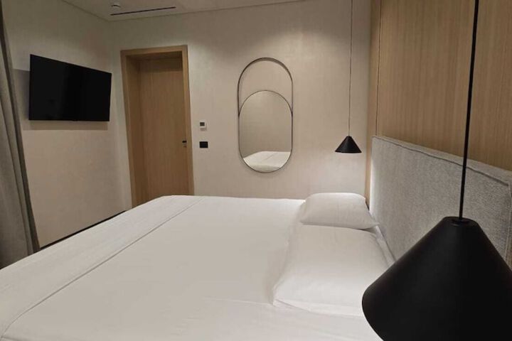 Room 32 of 91