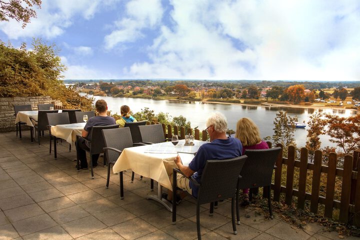 Dining Photos