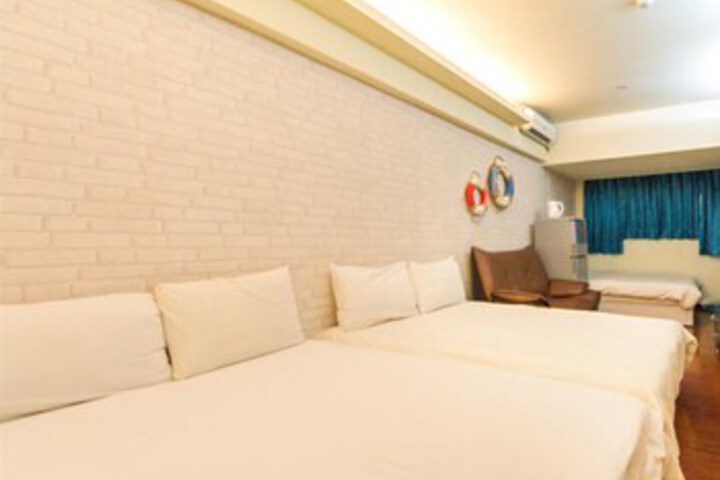 Room 32 of 44